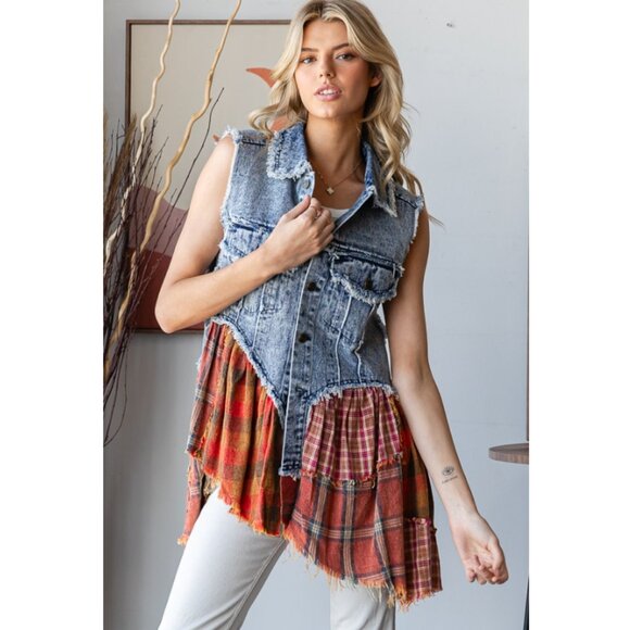 Oli & Hali Denim and Plaid Sleeveless Top - Picture 6 of 7